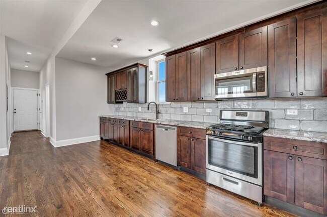 Foto del edificio - 2100 N Halsted St