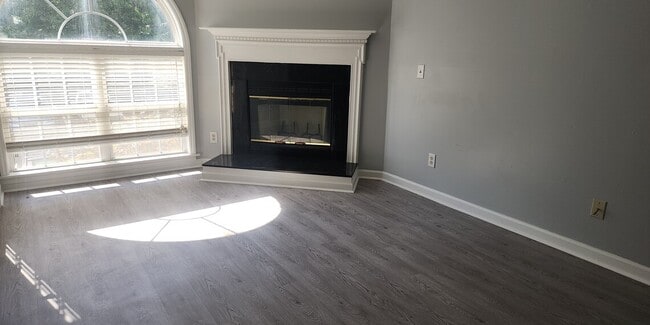 Foto del edificio - 6702 W Friendly Ave