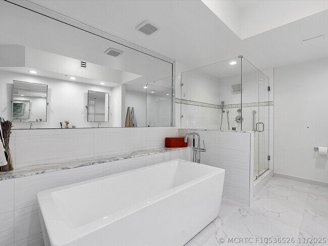 Foto del edificio - 3100 N Ocean Blvd