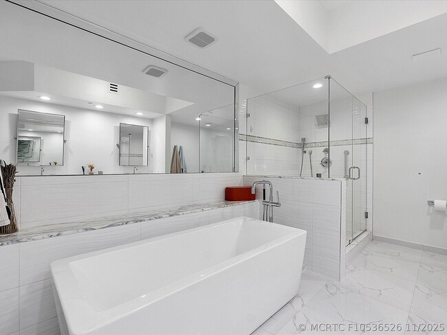 Building Photo - 3100 N Ocean Blvd