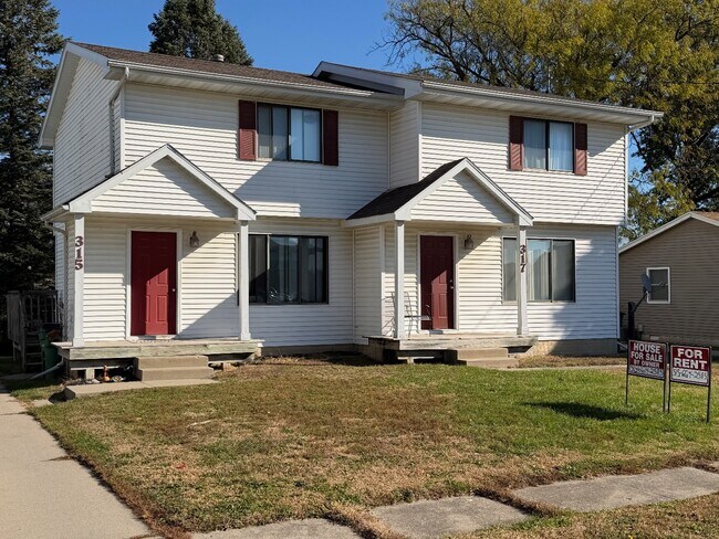 Foto del edificio - 315 E Van Dorn St