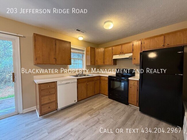 Foto del edificio - 203 Jefferson Ridge Rd