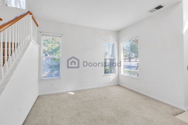 Building Photo - 2955 Vineyard Park Dr