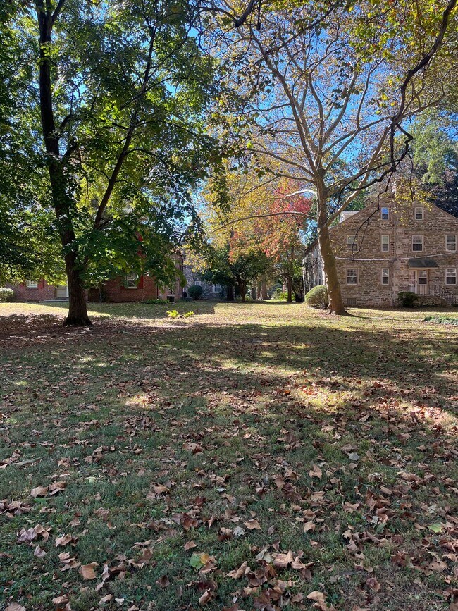 Foto del edificio - 2815 Woodpipe Ln