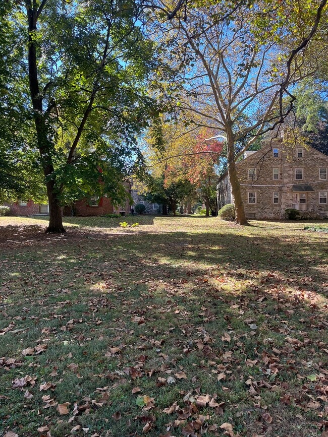 Foto del edificio - 2825 W Queen Ln