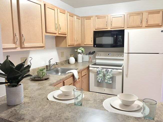 Building Photo - Williamsburg Village