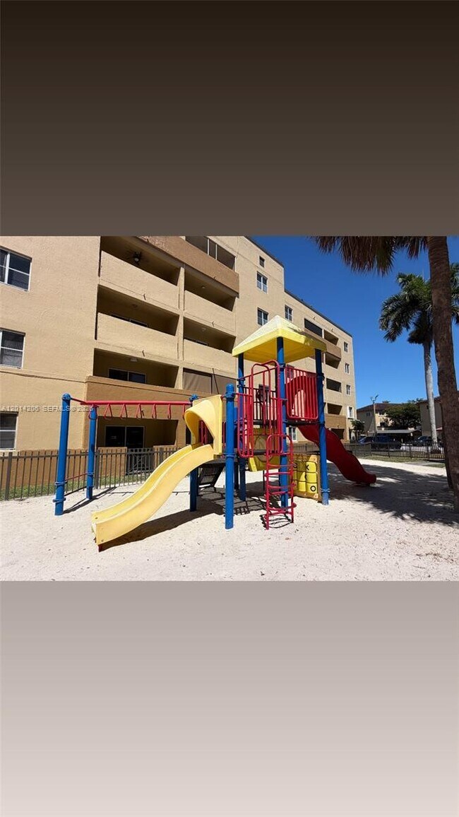 Foto del edificio - 14910 SW 82nd Terrace