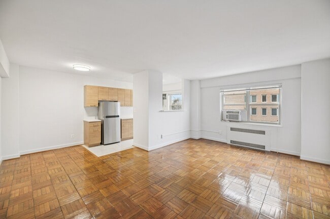 Photo - Skyline Towers Apartments