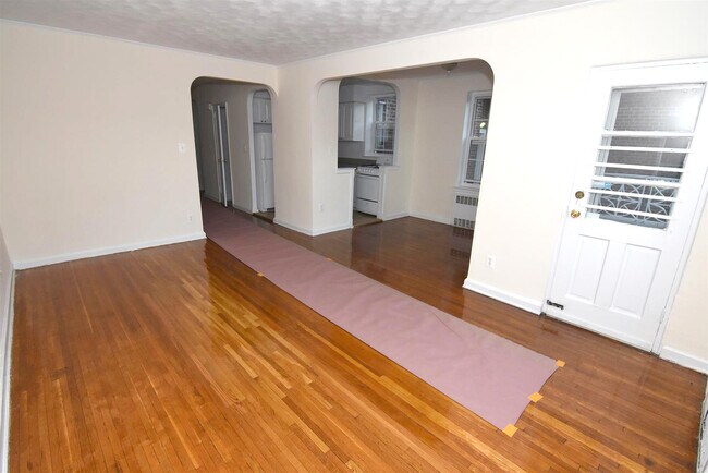 Foto del edificio - 7001 Shore Rd