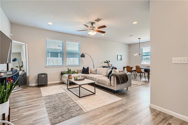 Building Photo - 10317 Laurie Ln