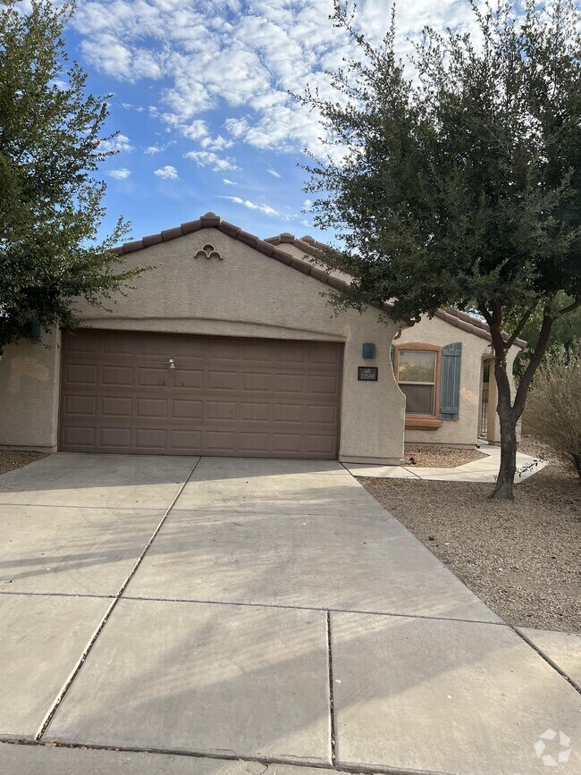 The Estates at Gladden Farms Apartments under 2,000 Marana, AZ 1