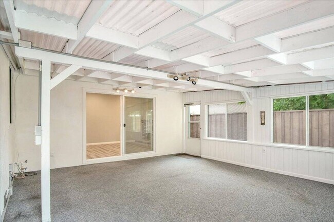 Foto del edificio - $3,950 / 4br - 1463ft2 - Updated 4 Beds / ...