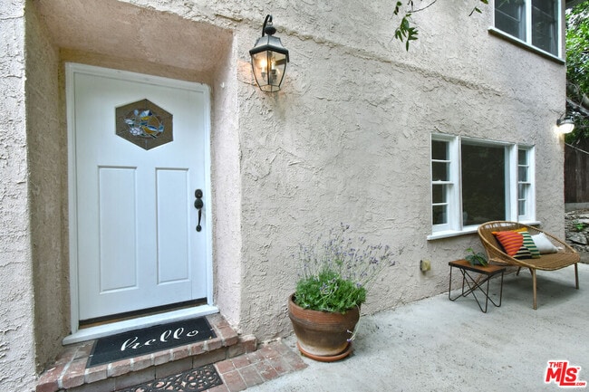 Foto del edificio - 14017 Valley Vista Blvd