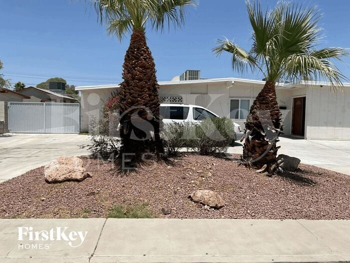 Primary Photo - 1692 Capistrano Ave