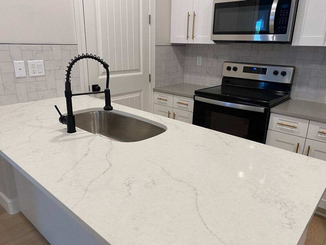 Foto principal - Italian Villages | 1-Bedroom, 1-Bath Basem...
