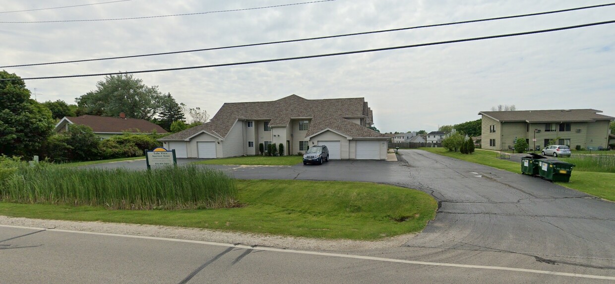 Primary Photo - Lake Vista Apartment Homes