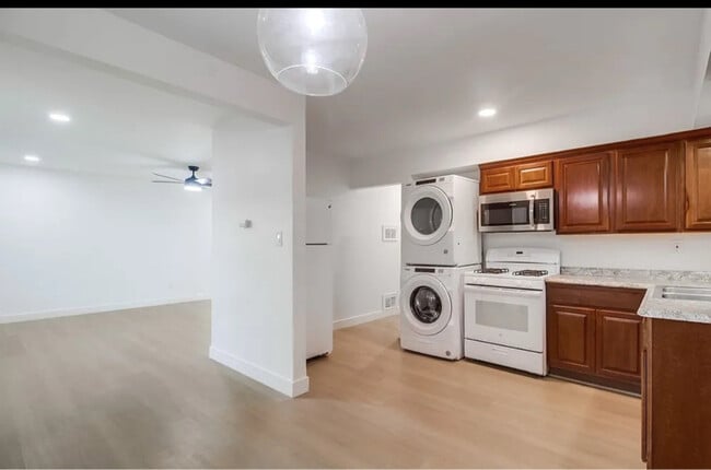 Foto del edificio - 2632 Violet St