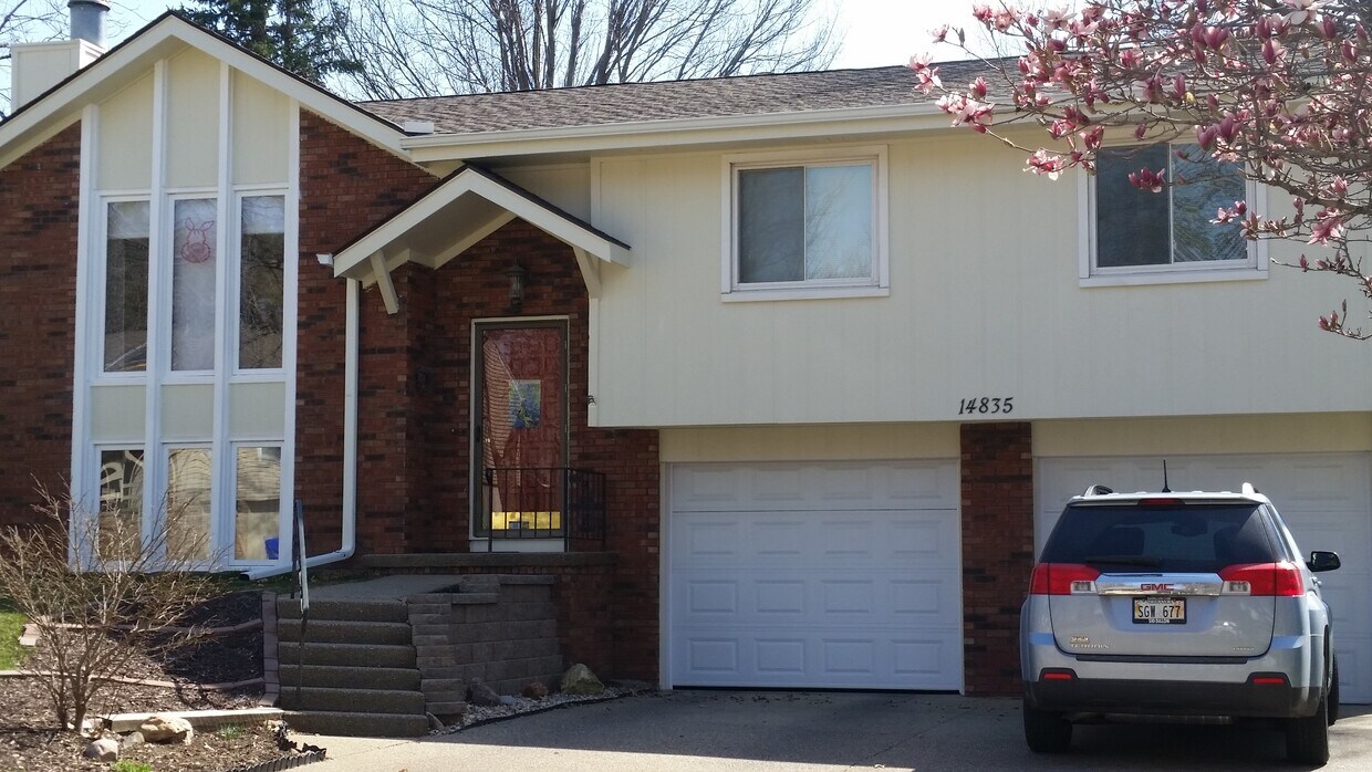 14835 Hillside Plz, Omaha, NE 68154 House Rental in Omaha, NE