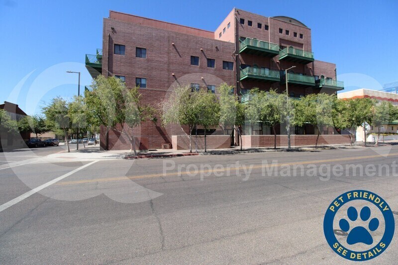 Primary Photo - 424 S 2nd St
