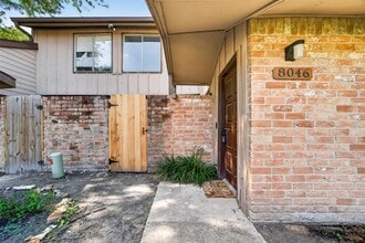 Building Photo - 8046 Ellinger Ln