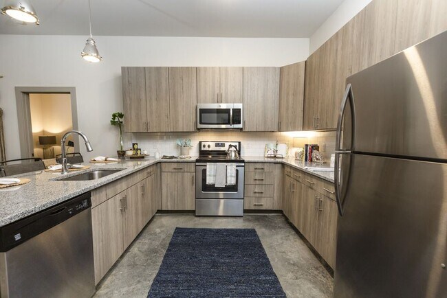 Building Photo - Beacon Station