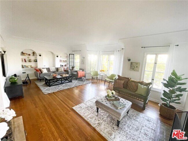 Foto del edificio - 601 Sweetzer Ave