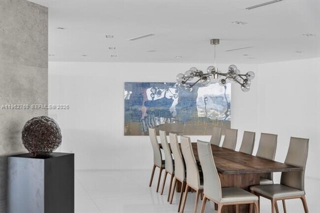 Foto del edificio - 300 South Pointe Dr