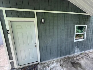 Building Photo - 808 Forrest Ave