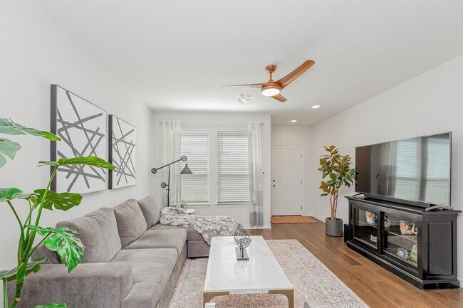 Building Photo - 4803 Star Jasmine Dr