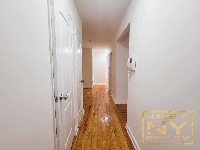Foto del edificio - 1 bedroom in Briarwood NY 11435
