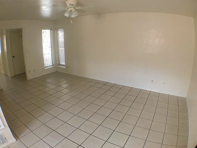 Foto del edificio - 2418 Pittsburg Ave