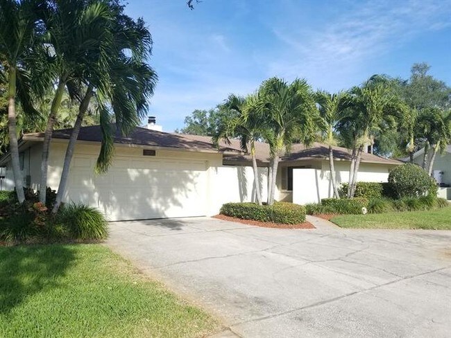 Foto del edificio - 12715 Kimberly Oaks Circle, Largo, FL 33774
