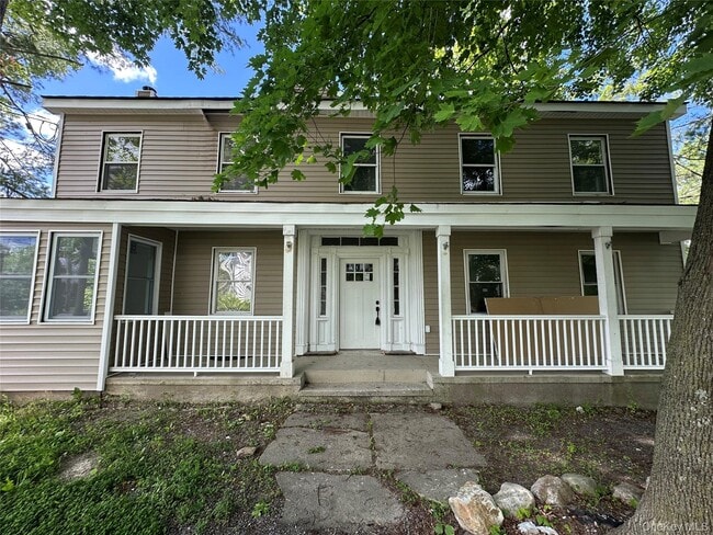 Building Photo - 1445 Burlingham Rd