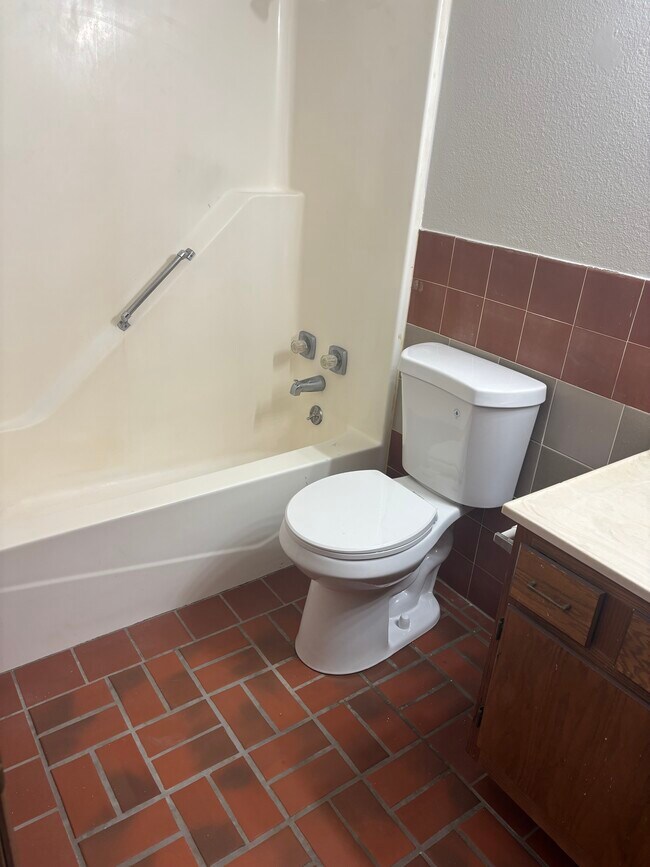 Foto del edificio - Bonner Springs Apartment Complex