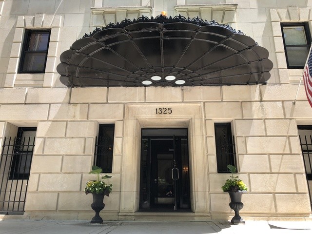 Primary Photo - 1325 N Astor St
