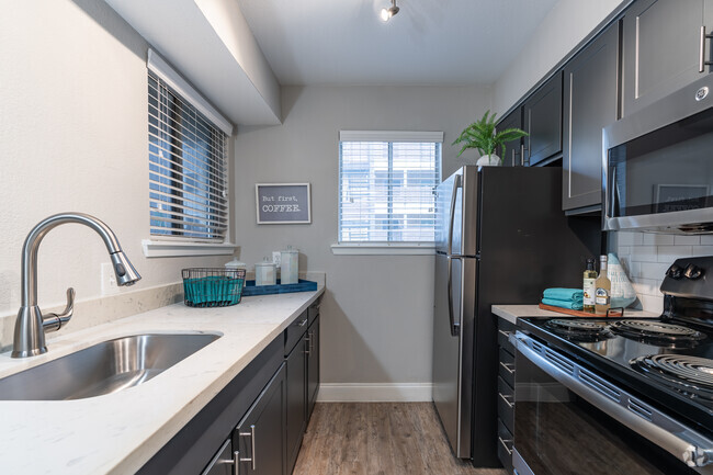 Interior Photo - Flintridge Apartment Homes