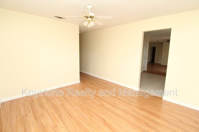 Foto del edificio - 1175 Schatten St