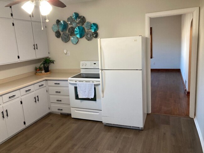 Building Photo - 5009 S 36th Ave