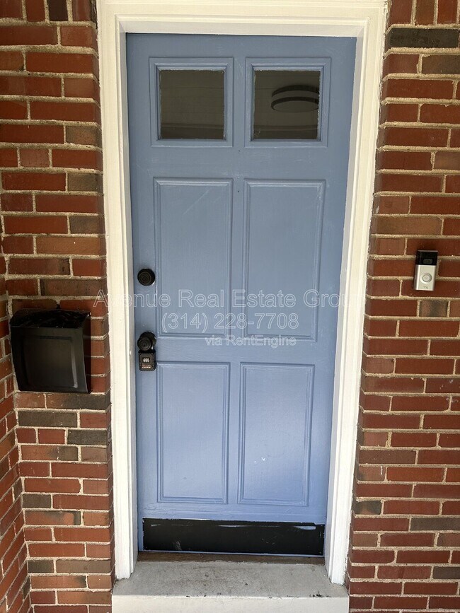 Foto del edificio - 425 Bismark Ave