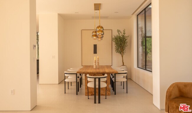 Building Photo - 12752 Mulholland Dr