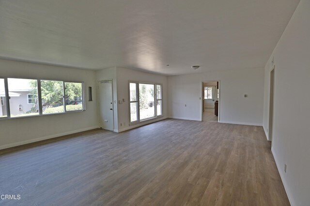 Foto del edificio - 221 Monterey Rd