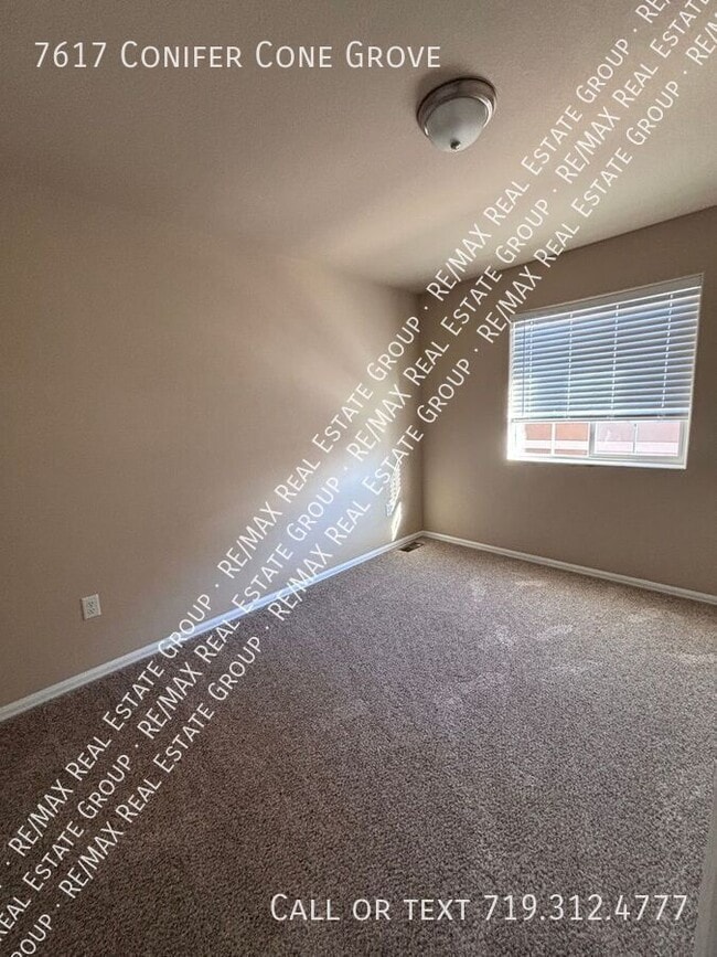 Foto del edificio - 7617 Conifer Cone Grove