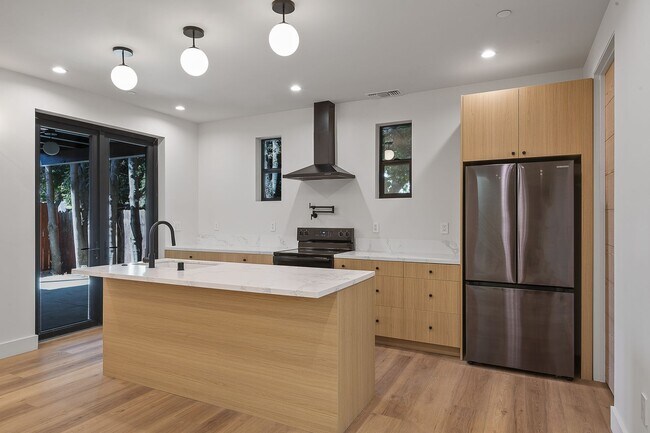 Building Photo - Modern Luxury in Reseda! Stunning 4-Bed 3....