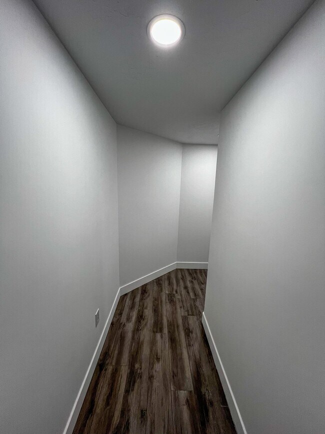 Foto del edificio - 8848 Daisy View Ln