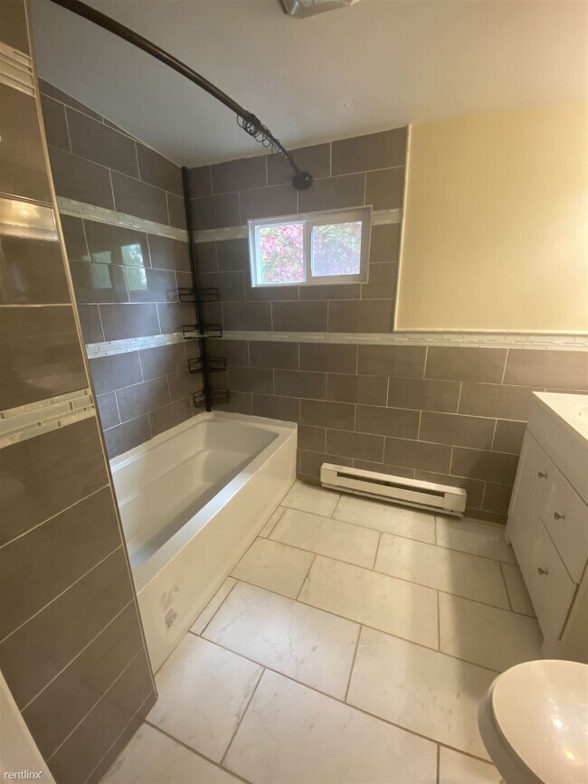 Building Photo - 4 br, 2 bath House - 25 Melrose Dr
