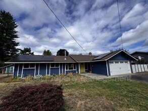 Building Photo - 2270 Madrona Dr SE