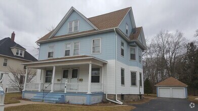 Building Photo - 17 Naubuc Ave