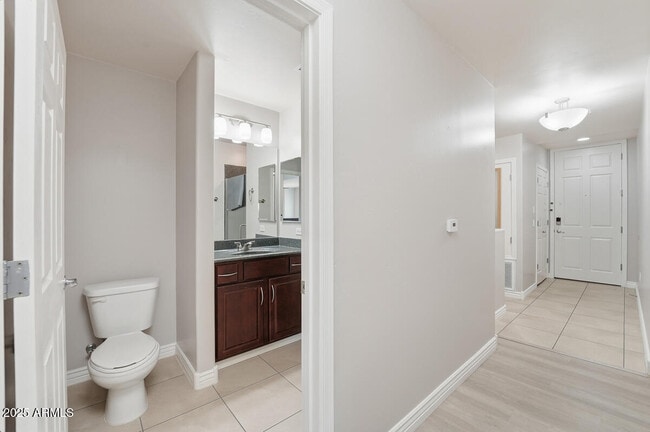 Building Photo - 5350 E Deer Valley Dr