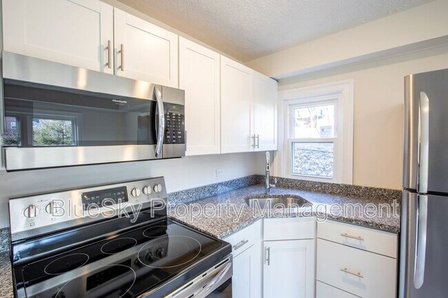 Foto del edificio - 616 Rockcreek Rd