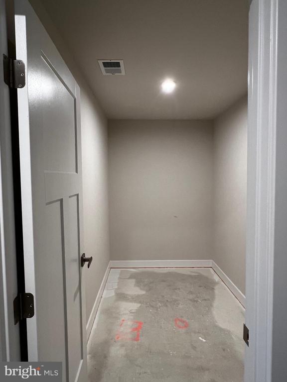 Building Photo - 840 New Castle Landing Dr